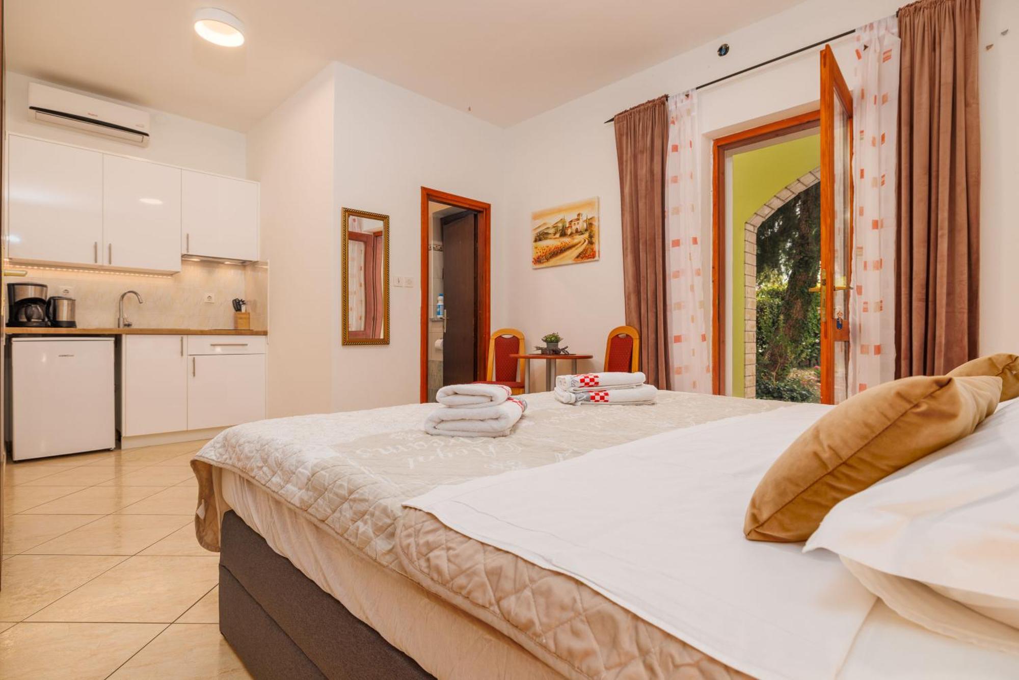 Ane Apartman Vrh (Krk)